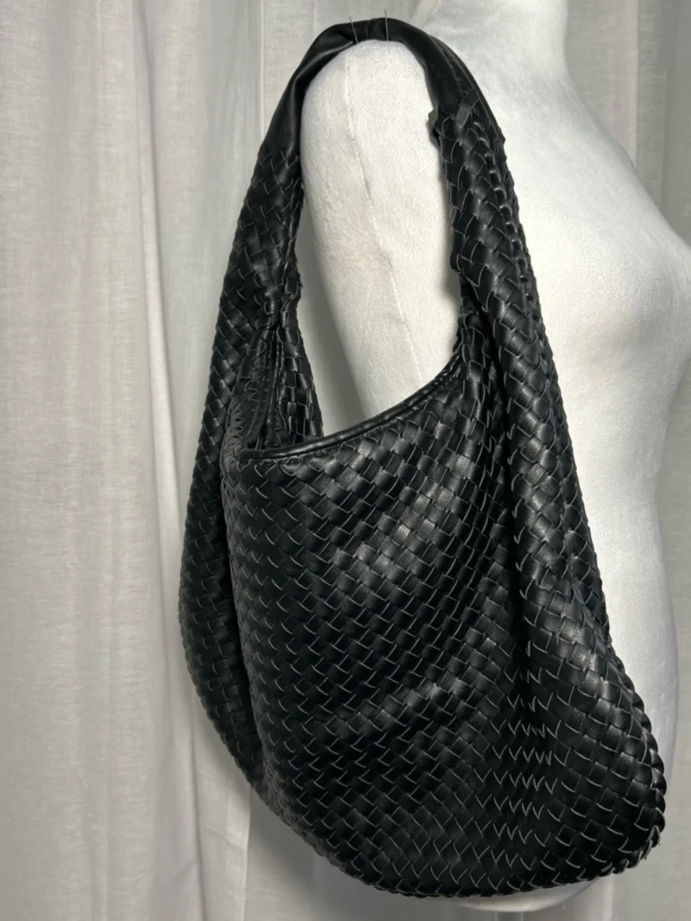 Urban Expressions | Victoria | Black Woven | Vegan Leather | Slouchy Hobo Bag